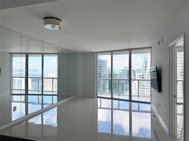 Building Photo - 475 Brickell Ave