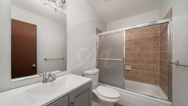 Building Photo - 2580 W Bijou St