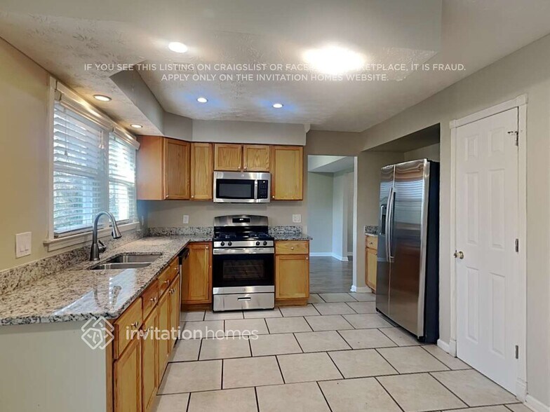 Building Photo - 4085 Spinnaker Dr