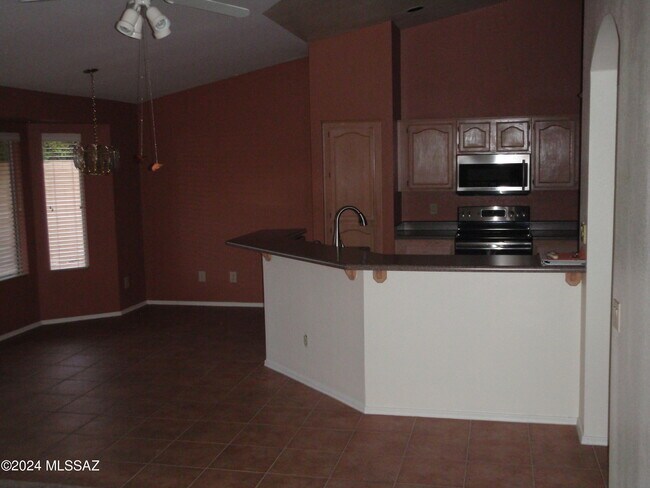 Building Photo - 38040 S Elbow Bend Dr
