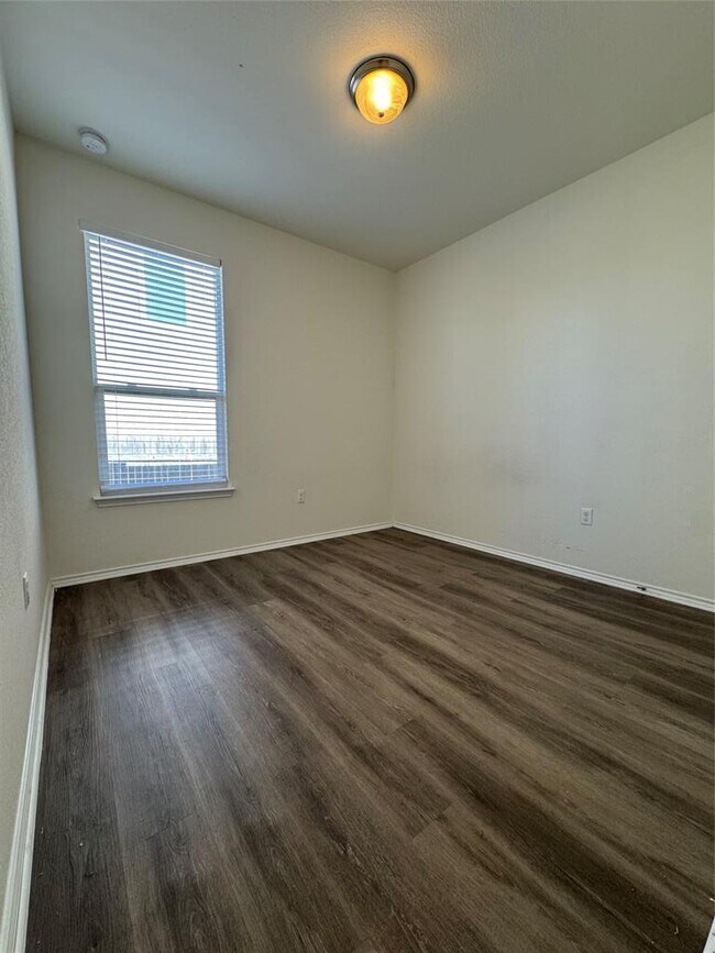 Building Photo - 7607 Lazy Creek Dr