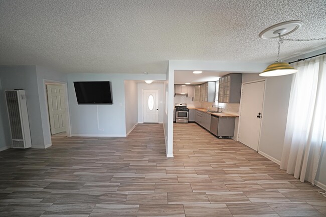 Building Photo - 45339 11th St W