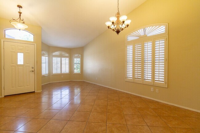 Building Photo - AMAZING 4 BED, 2.5 BATH HOME LOCATED NEAR 67TH AVE & UNION HILLS