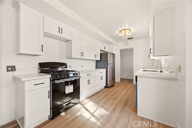 Building Photo - 1033 Encino Ave