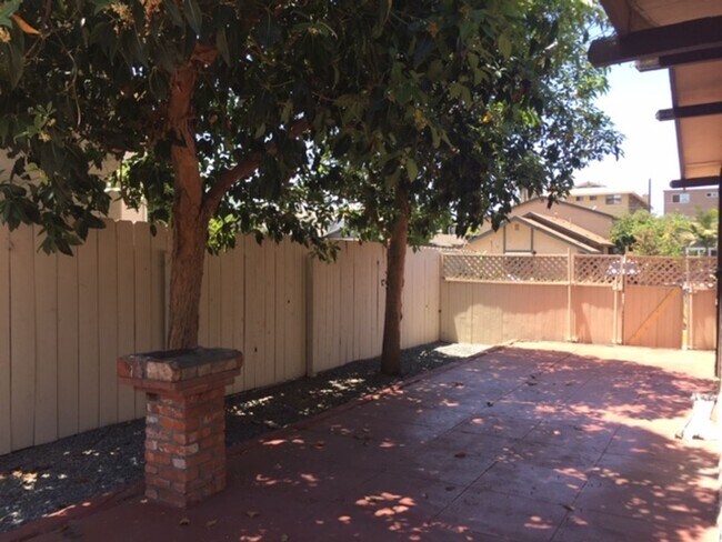 Building Photo - 3685 Arizona St