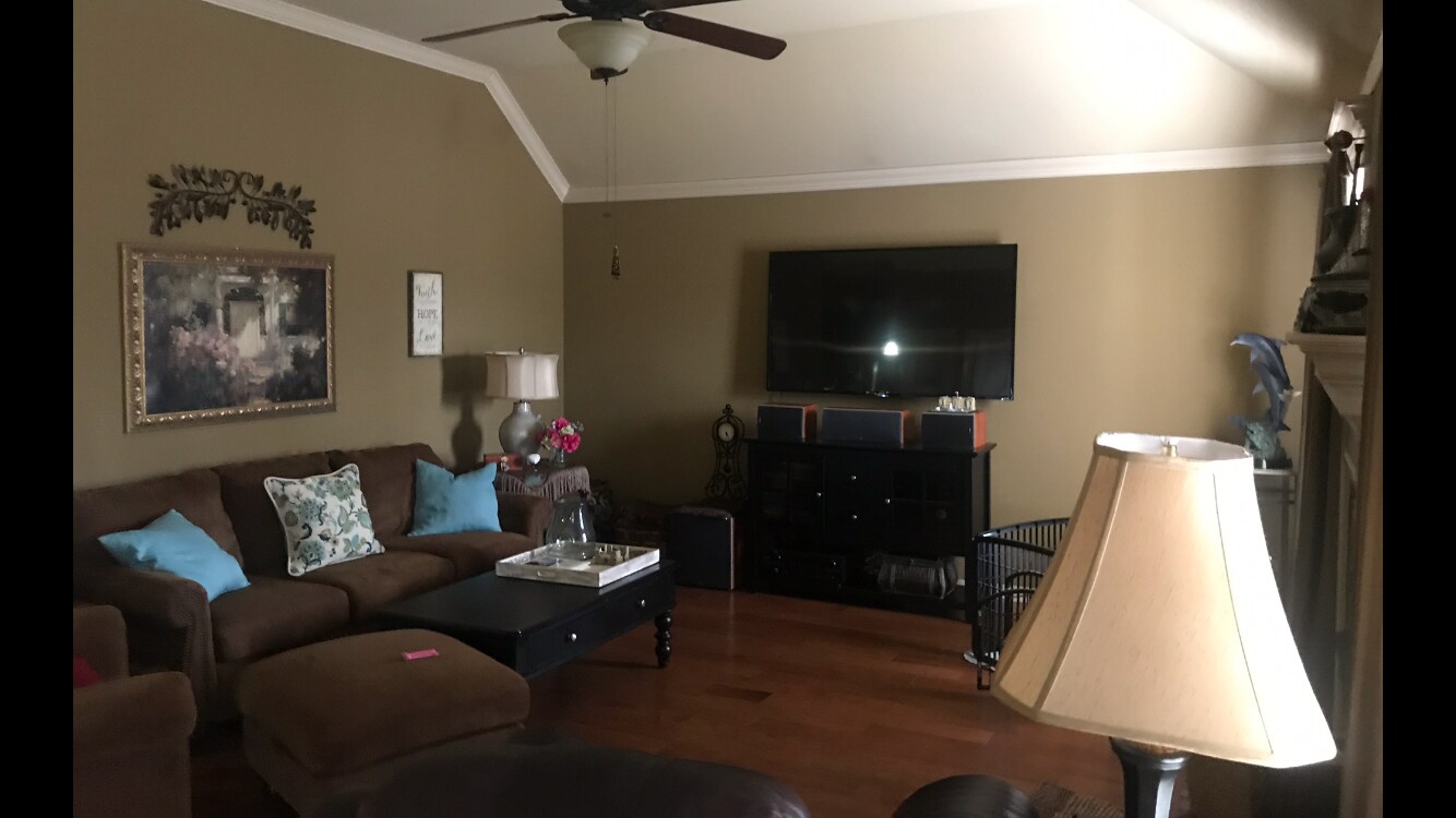 Building Photo - 2555 N Trafalger Dr