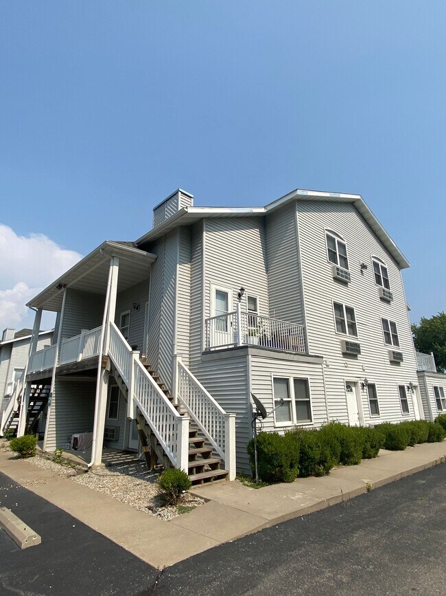 Building Photo - 1 Bedroom 1 Bath Apartment in Fayette!