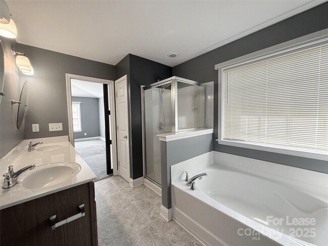 Building Photo - 126 Cloister Ln