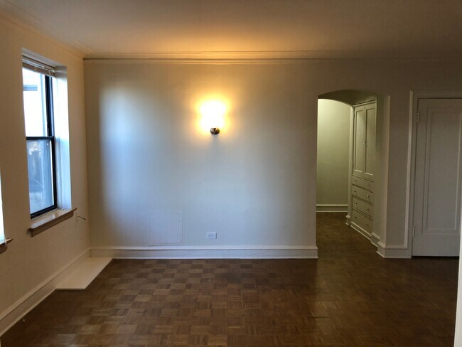 Building Photo - 1263 W Pratt Blvd