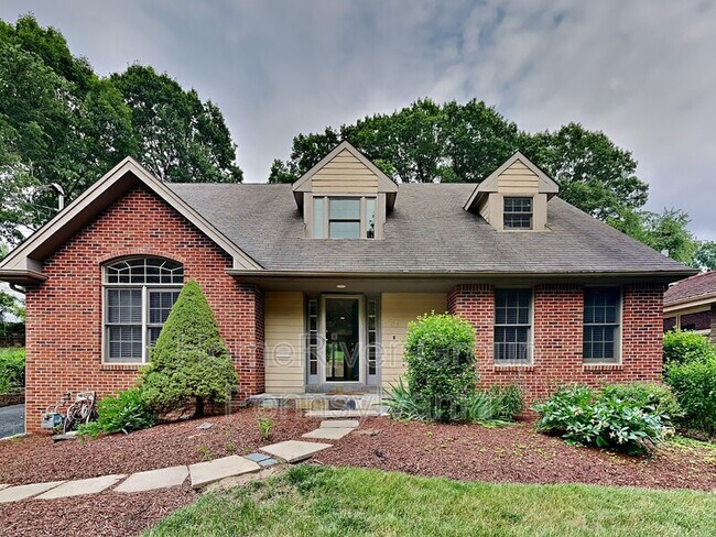 Primary Photo - 31 Brucewood Dr