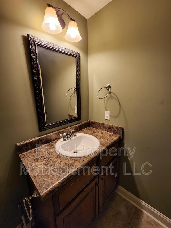 Building Photo - 205 Allington Ct