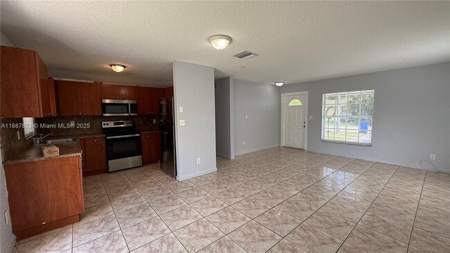 Building Photo - 2740 NW 9th St