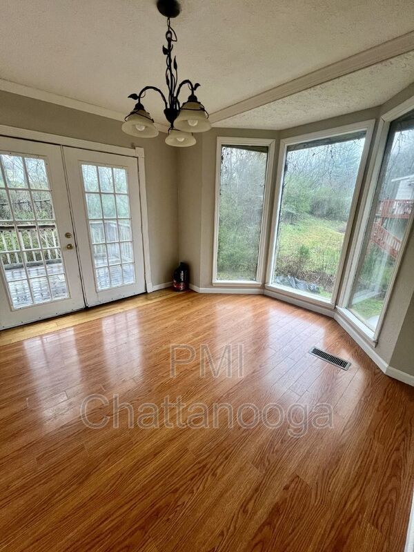 Building Photo - 124 Donna Ln