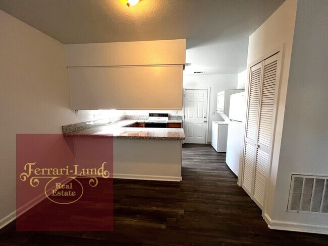 Building Photo - Beautifully renovated tiny home in Sparks ...