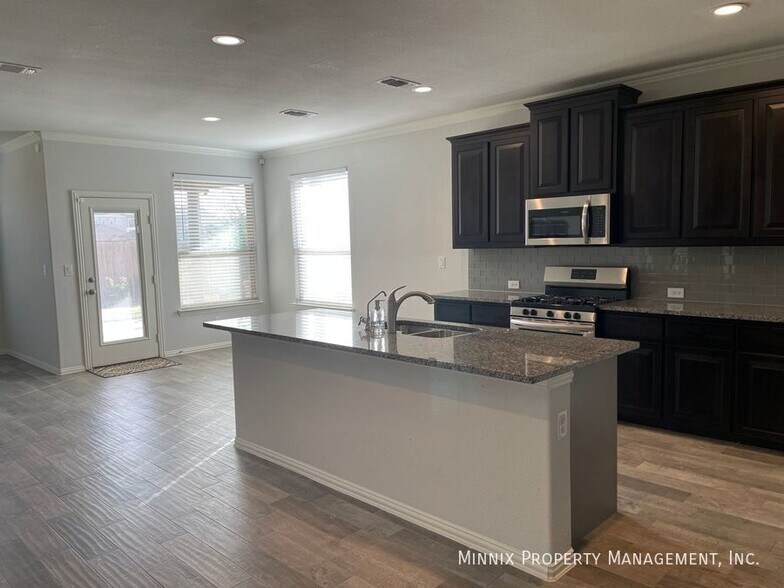 Building Photo - 1219 Pavilion Pkwy