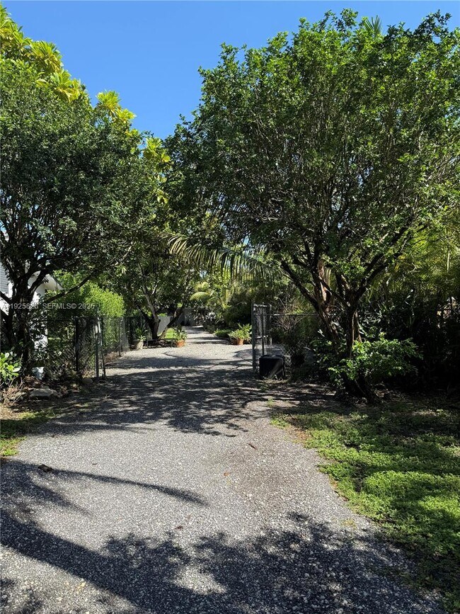 Building Photo - 9855 SW 62nd St