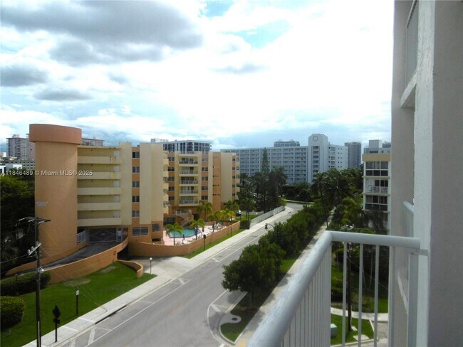 Building Photo - 17800 Atlantic Blvd
