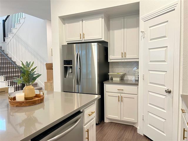 Building Photo - 2410 Doncaster Dr