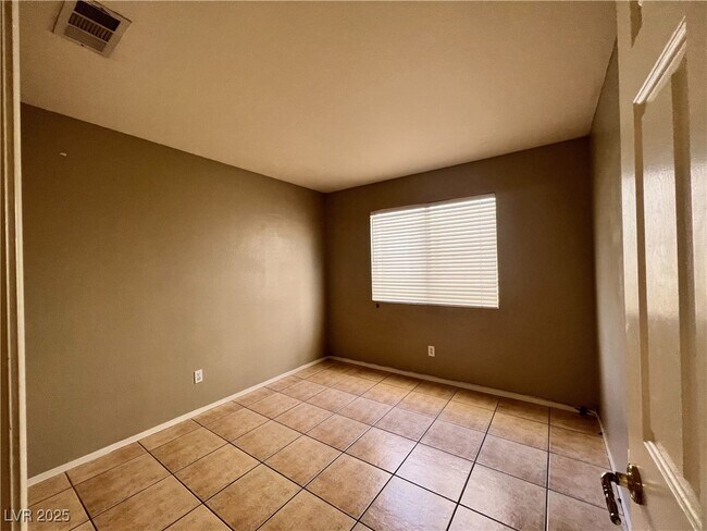 Building Photo - 9824 Double Rock Dr