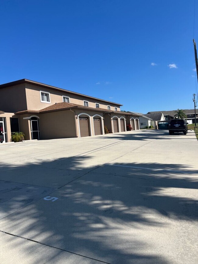 Building Photo - Villa Congress