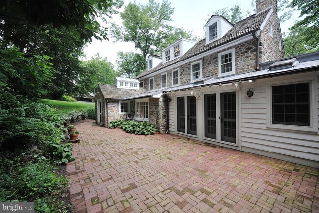 Building Photo - 1420 Creek Road Trail