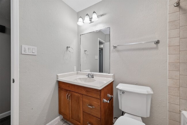 Building Photo - 14034 Lourdes Dr
