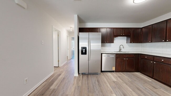 Building Photo - FREE DECEMBER RENT!!!