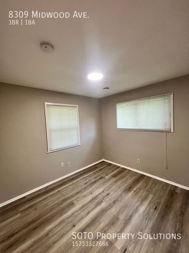 Building Photo - $500 off first months rent Special!!! Char...