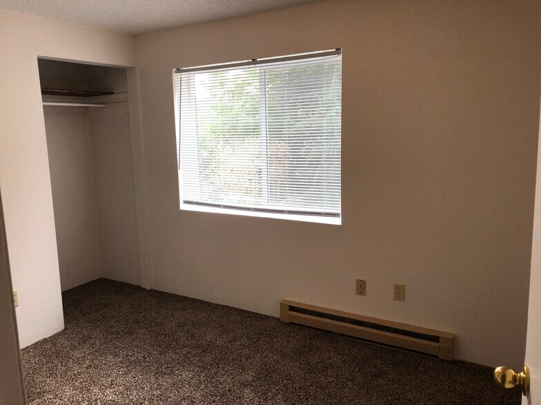 Building Photo - 500 NE Maiden Ln