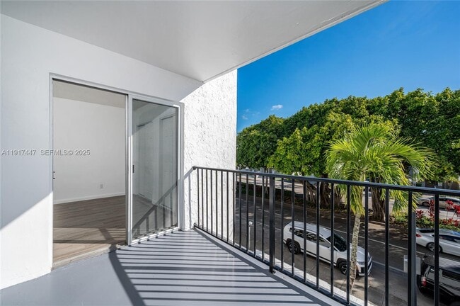 Building Photo - 2463 Coral Wy