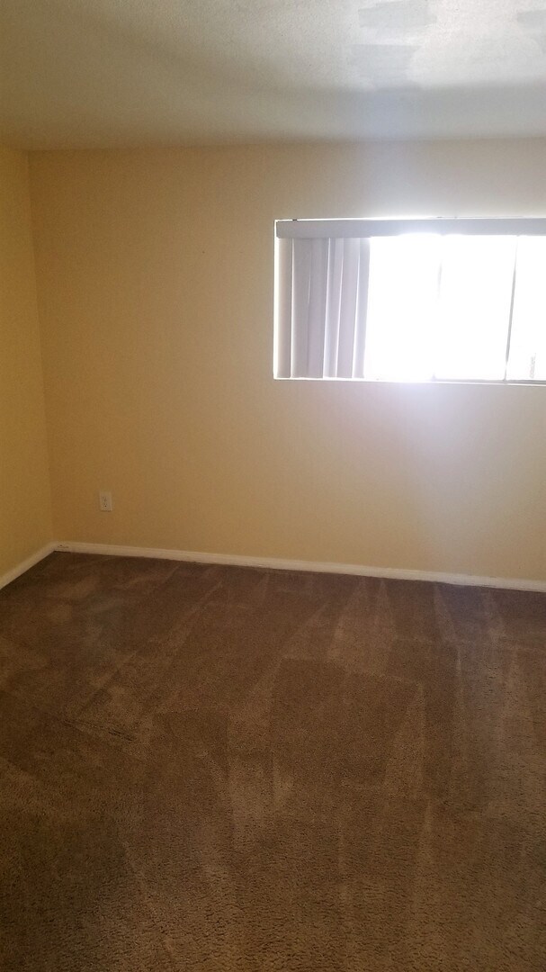 Building Photo - Gorgeous and Comfortable - Dual Master Sui...