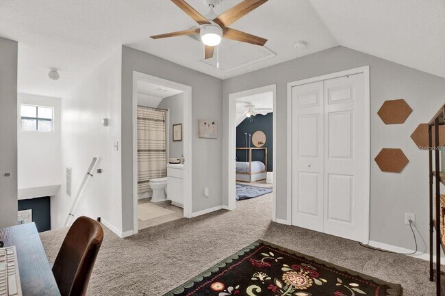 Building Photo - 6526 Summer Cove Dr