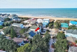 Building Photo - COASTAL LIVING AT IT'S BEST!!