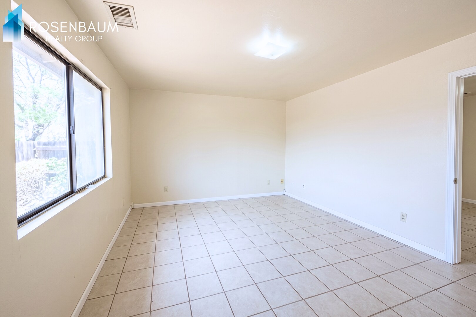 Building Photo - Charming 3-beds, 2-baths single-level home in Prescott Valley!