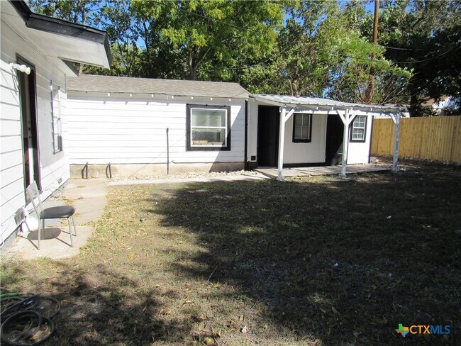 Building Photo - 1325 S 17th St