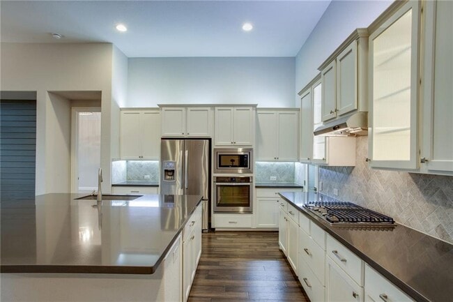 Building Photo - 820 Anahuac Dr