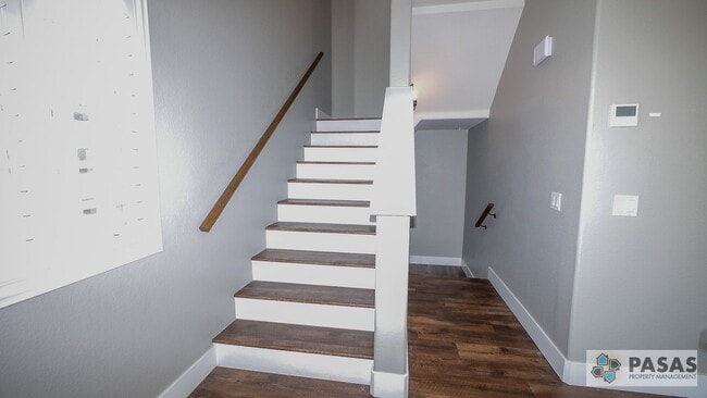 Building Photo - Modern Corner-Unit Condo with tandem 2-Car Garage in Central San Diego
