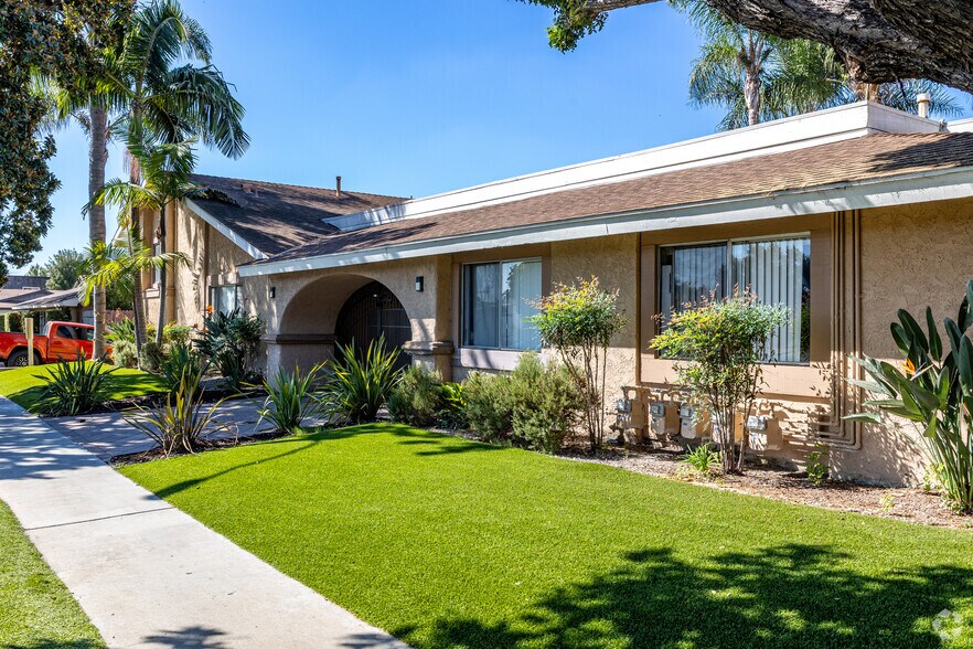 Building Photo - Atrium Gardens