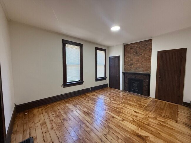 Building Photo - 187-189 E Whittier St