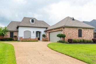 Building Photo - Freshly Updated 4-Bedroom Home in Norris Ferry Landing