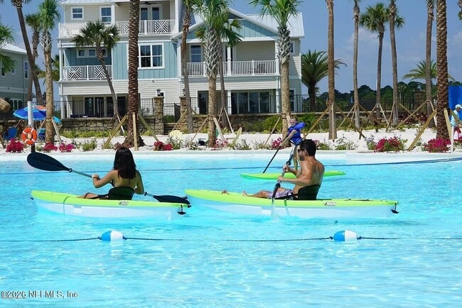 Building Photo - 261 Killarney Ave