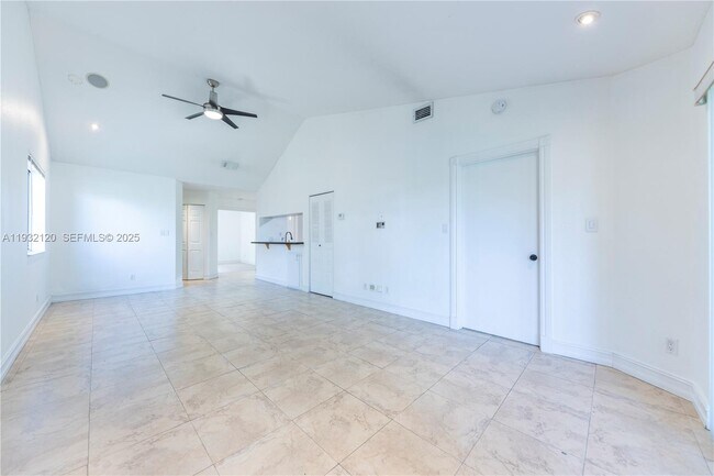 Building Photo - 1155 Coral Club Dr