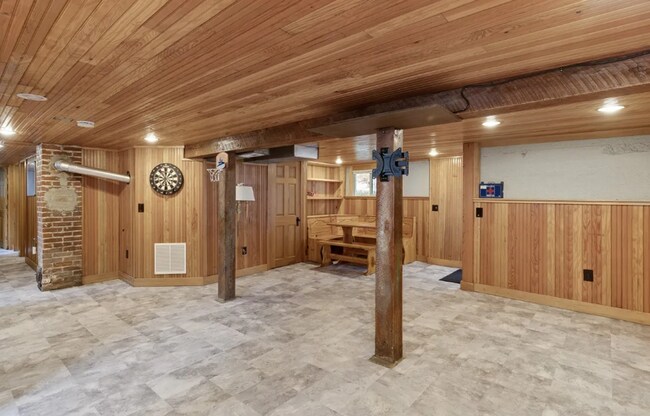 Building Photo - Rare Home Near OSU Campus!