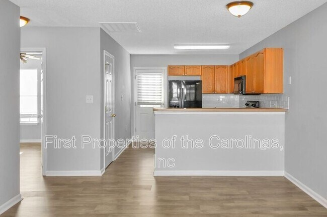 Building Photo - 309 Sampson St