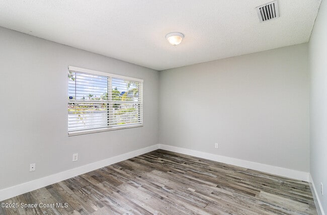 Building Photo - 205 Trinidad Dr