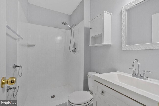 Building Photo - 6401 Old Scotts Ct