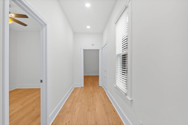 Building Photo - 449 E Brandeis Ave