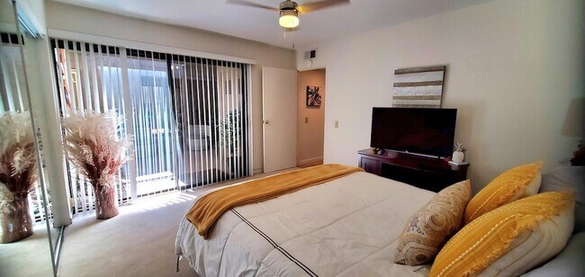 Building Photo - 46568 Arapahoe Dr