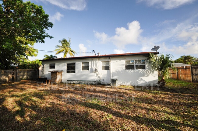 Building Photo - 1143 W 23rd St