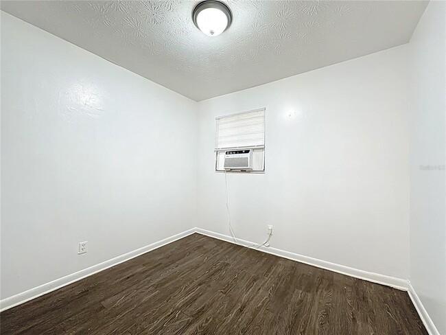 Building Photo - 4509 Ken Knight Dr N